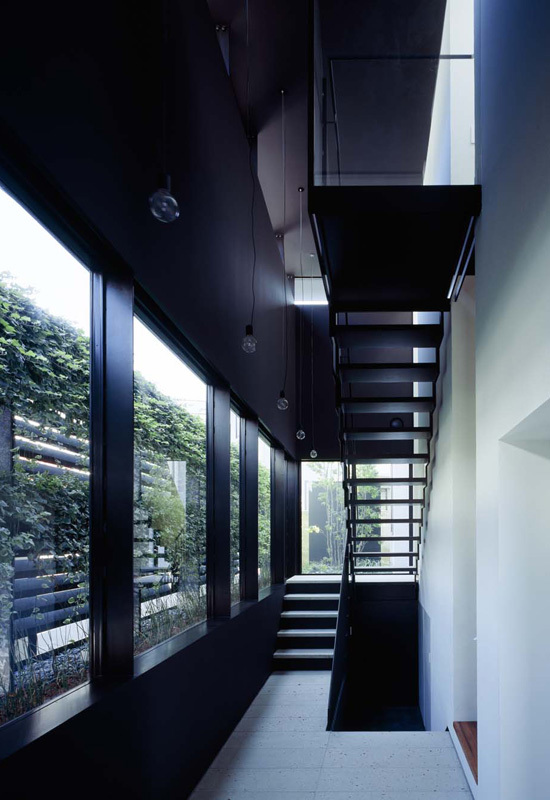 スキマのある家共用玄関