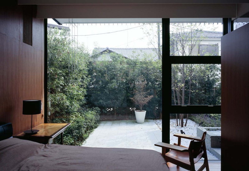 スキマのある家寝室