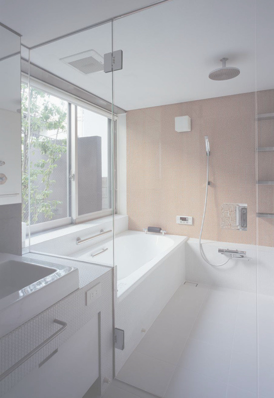 スキマのある家浴室